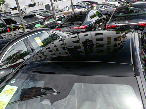 2025�� �Ŀ� E 260 �˶���