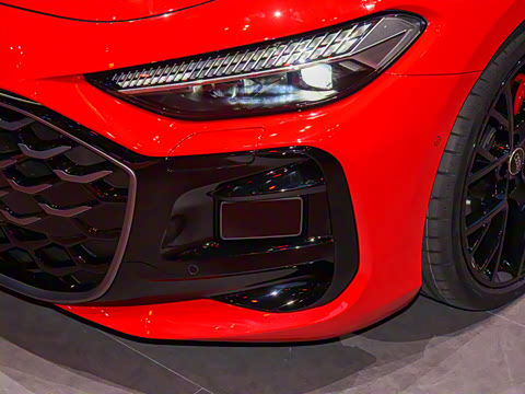 2026�� TFSI quattro 150kW �׷�������