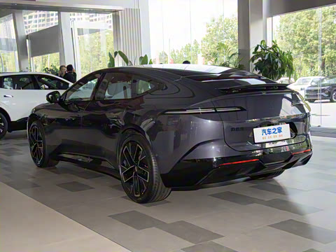 2025�� �Ŀ� Max���̰�