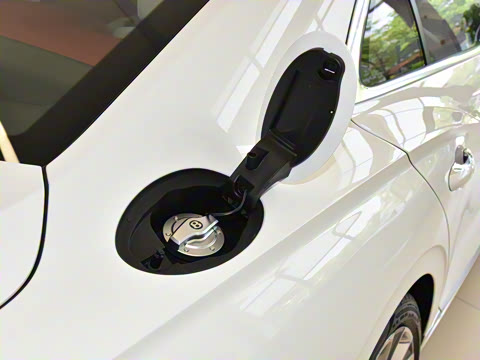 2026�� 4.0T V8 Mulliner