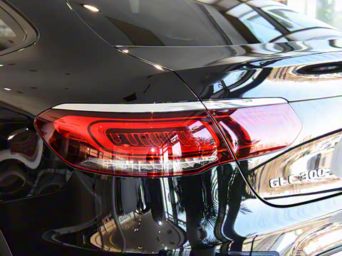 2022�� �Ŀ� GLC 300 4MATIC ����SUV