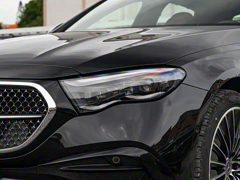 2025�� �Ŀ� E 300 L ����˶���