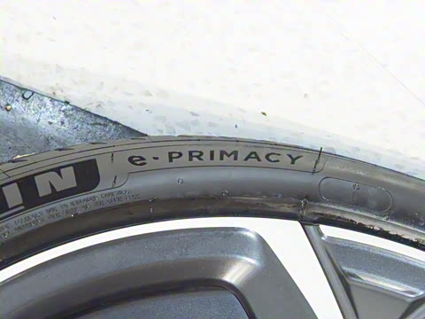 2025�� 75kWh Touring