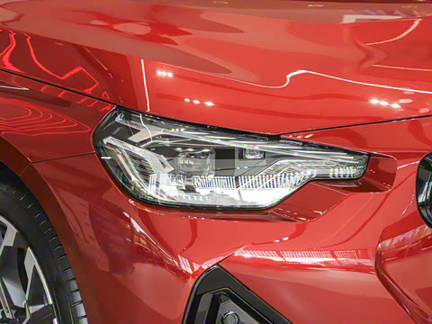 2025�� M240i xDrive