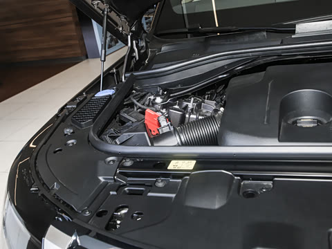 2025�� 3.0 L6 400PS �����ӳ���