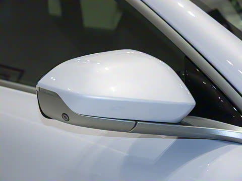 2025�� 75kWh Touring