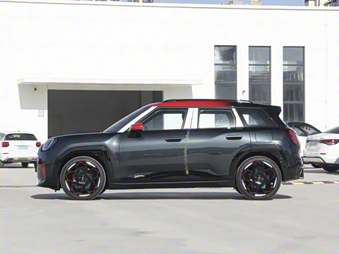 2025�� JOHN COOPER WORKS