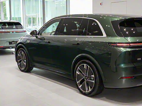 2025�� Ultra ���ܻ��°�