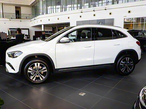 2025�� �Ŀ� GLA 200