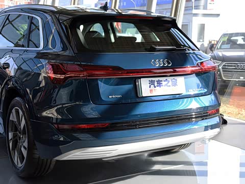 2019�� 55 quattro ������