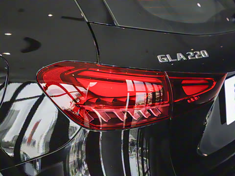 2025�� �Ŀ� GLA 220