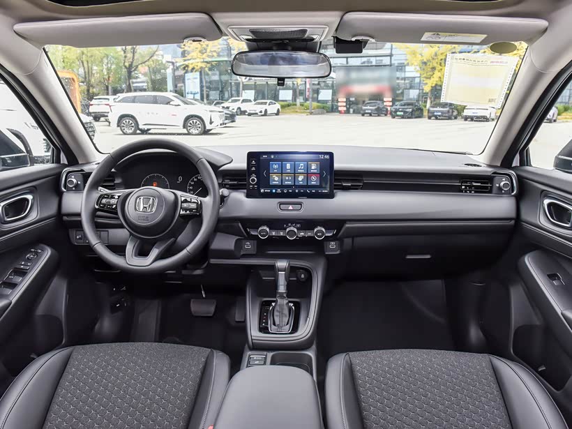 而内饰方面,本田xr-v同样不马虎,采用了高品质的材质,让您的触感更加