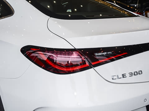 2025�� CLE 300 4MATIC �����ͽ��ܳ�