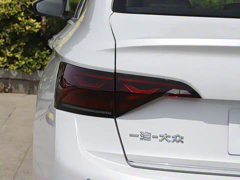 2025�� �Ŀ�� 300TSI DSG׿Խ��