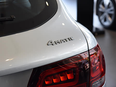 2021�� GLC 300 L 4MATIC ������