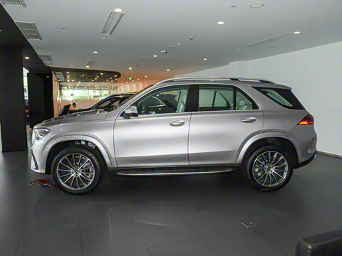 2025�� �Ŀ� GLE 450 4MATIC ������