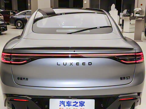 2025�� 703km Ultra�˶���