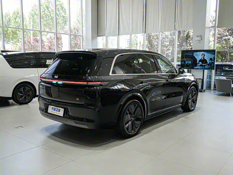 2025�� Ultra ���ܻ��°�