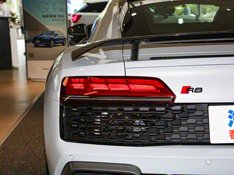 2022�� V10 Coupe performance