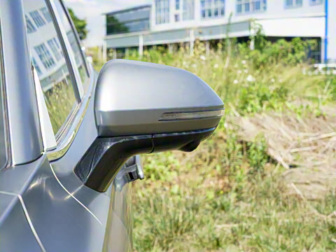 2025�� 2.0T ��������� 7��