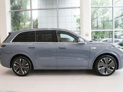 2025�� Ultra ���ܻ��°�