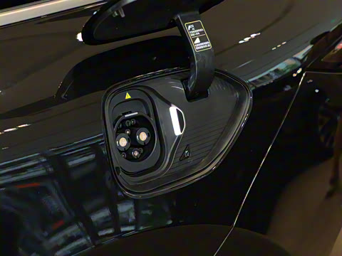 2025�� 75kWh Touring