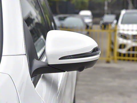 2022�� �Ŀ� GLC 300 L 4MATIC ������