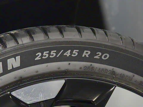 2025�� 702 �������� Ultra