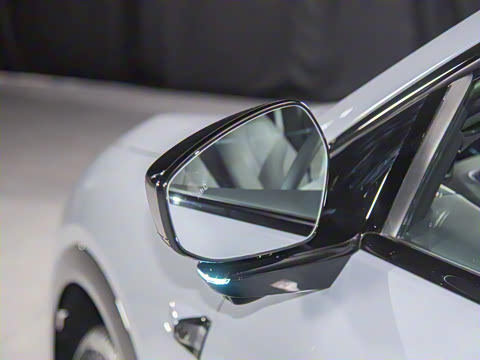 2025�� 702 �������� Ultra