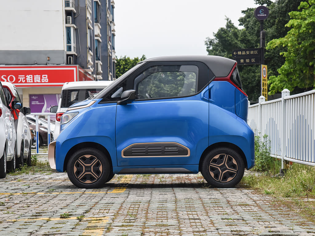 Baojun E200, Хэтчбек 3 дв.: фото поколения