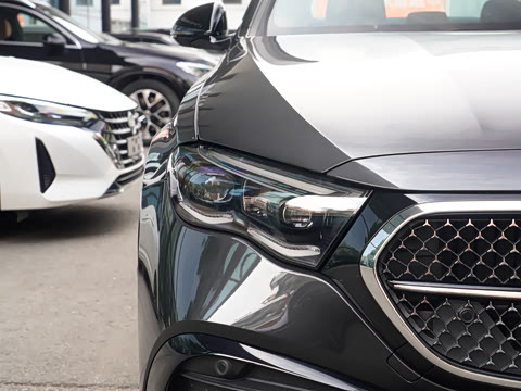 2025�� �Ŀ� E 300 ʱ�����˶���