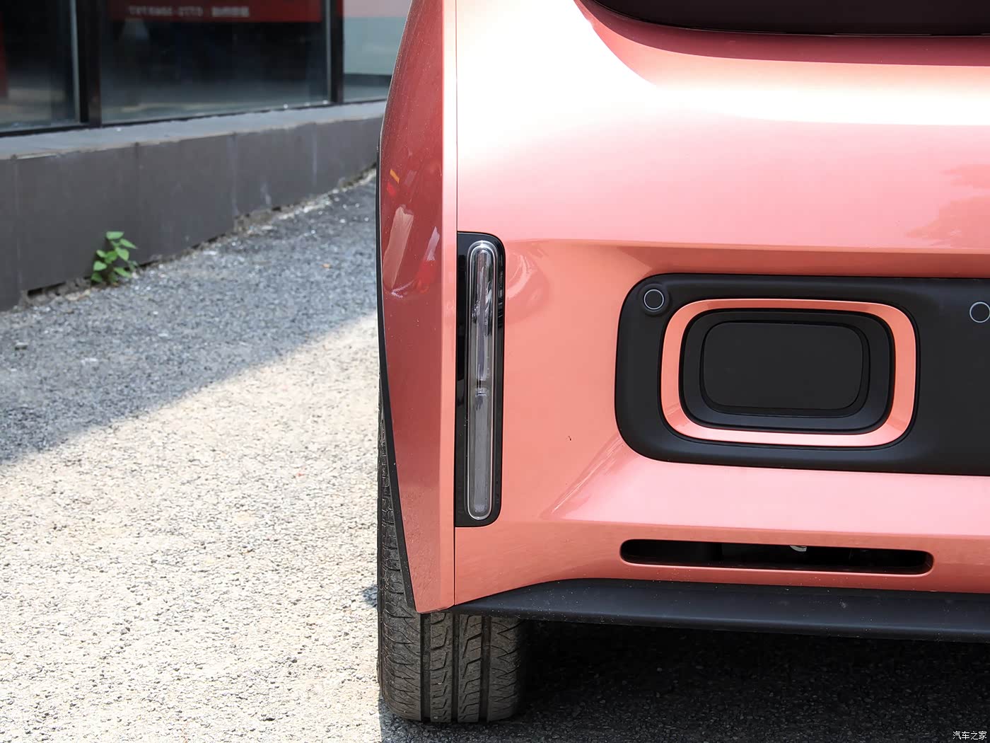 汽车之家>汽车图片>宝骏>宝骏e300>2020款plus星际未来版>1400_1050