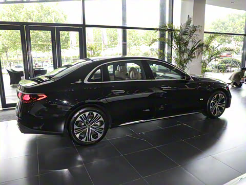 2024�� E 350 e L ���ʽ��϶����˶��γ�