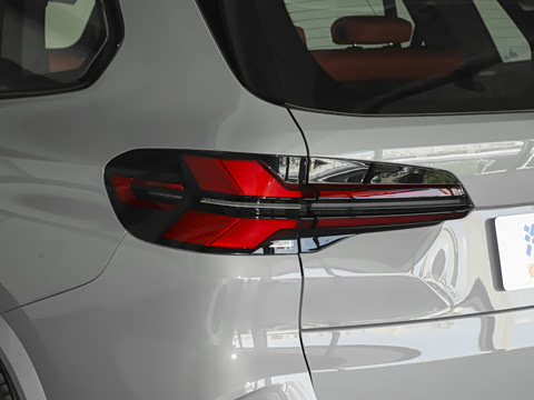 2023�� X5 M ������