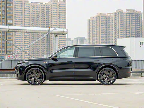 2025�� Ultra ���ܻ��°�