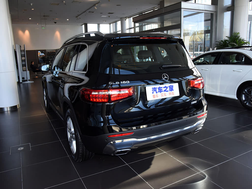 Mercedes-Benz GLB I (X247), Внедорожник 5 дв.: фото поколения
