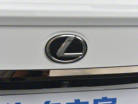 2022�� 300h F SPORT