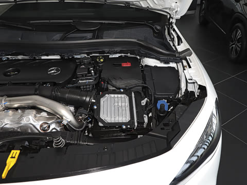 2025�� �Ŀ� GLA 220