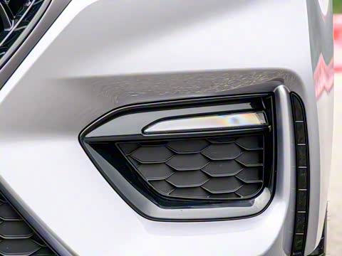 2020�� 1.5T �Զ�Trophy�Ǽ��콢��