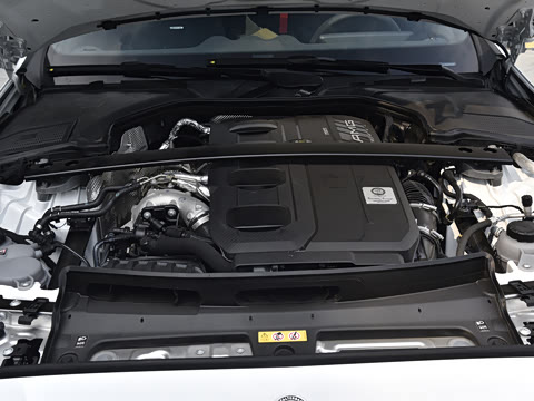 2025�� AMG C 43 4MATIC ���нγ� �ر��