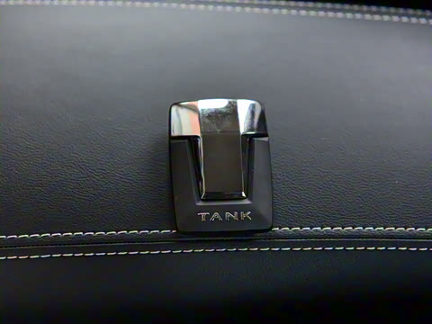 2022�� 2.0T �߾��޶���