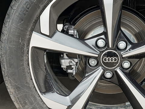 2024�� 45 TFSI quattro ʱ�ж����������ر��