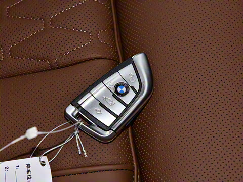 2021�� �Ŀ� xDrive40i ������M�˶���װ