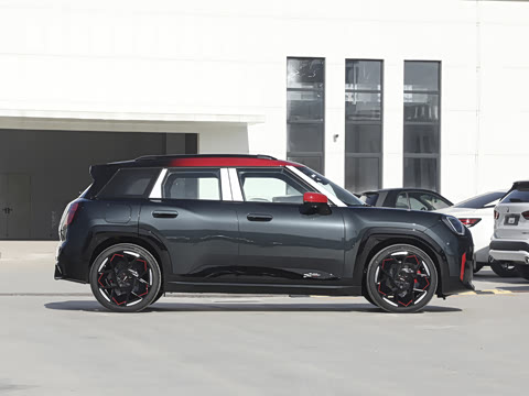 2025�� JOHN COOPER WORKS