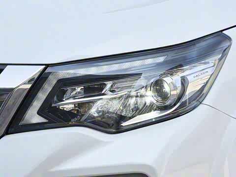 2025�� 2.0T ���������;����