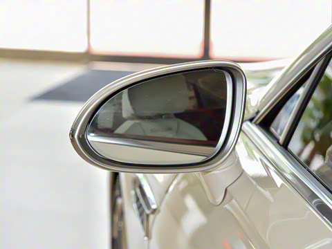 2026�� 4.0T V8 Mulliner