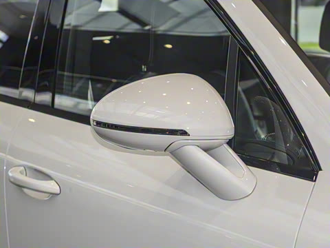 2025�� Macan 2.0T ���ΰ�