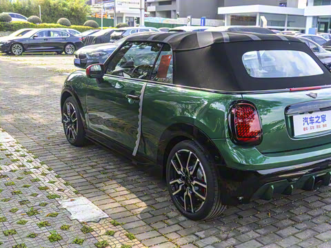 2025�� JOHN COOPER WORKS CABRIO