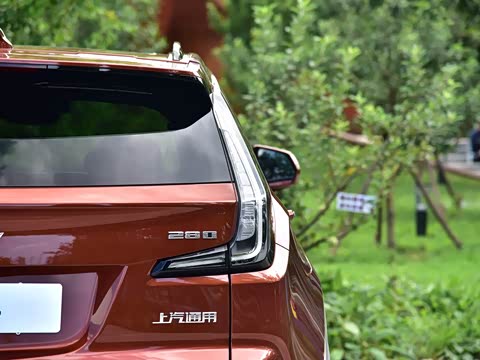 2018�� 28T ���������˶���