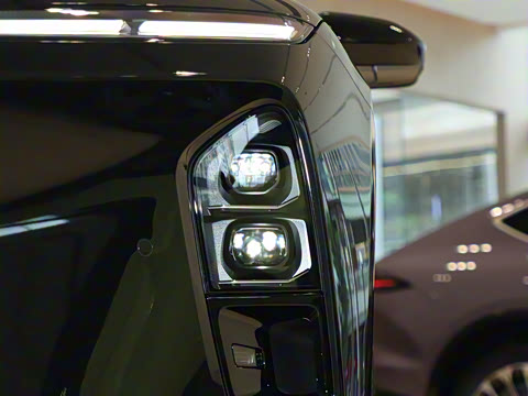 2025�� 75kWh Touring